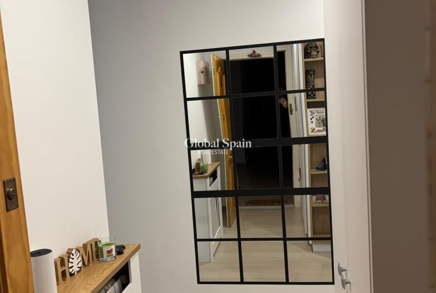 Wederverkoop - APPARTEMENT -
TORREVIEJA - Center