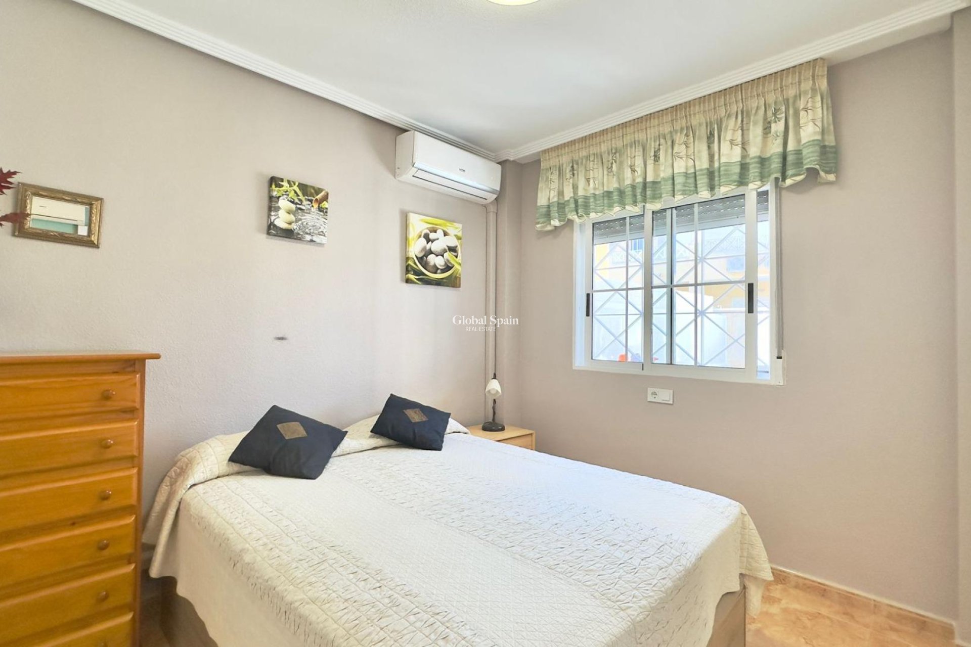 Wederverkoop - APPARTEMENT -
TORREVIEJA - Center