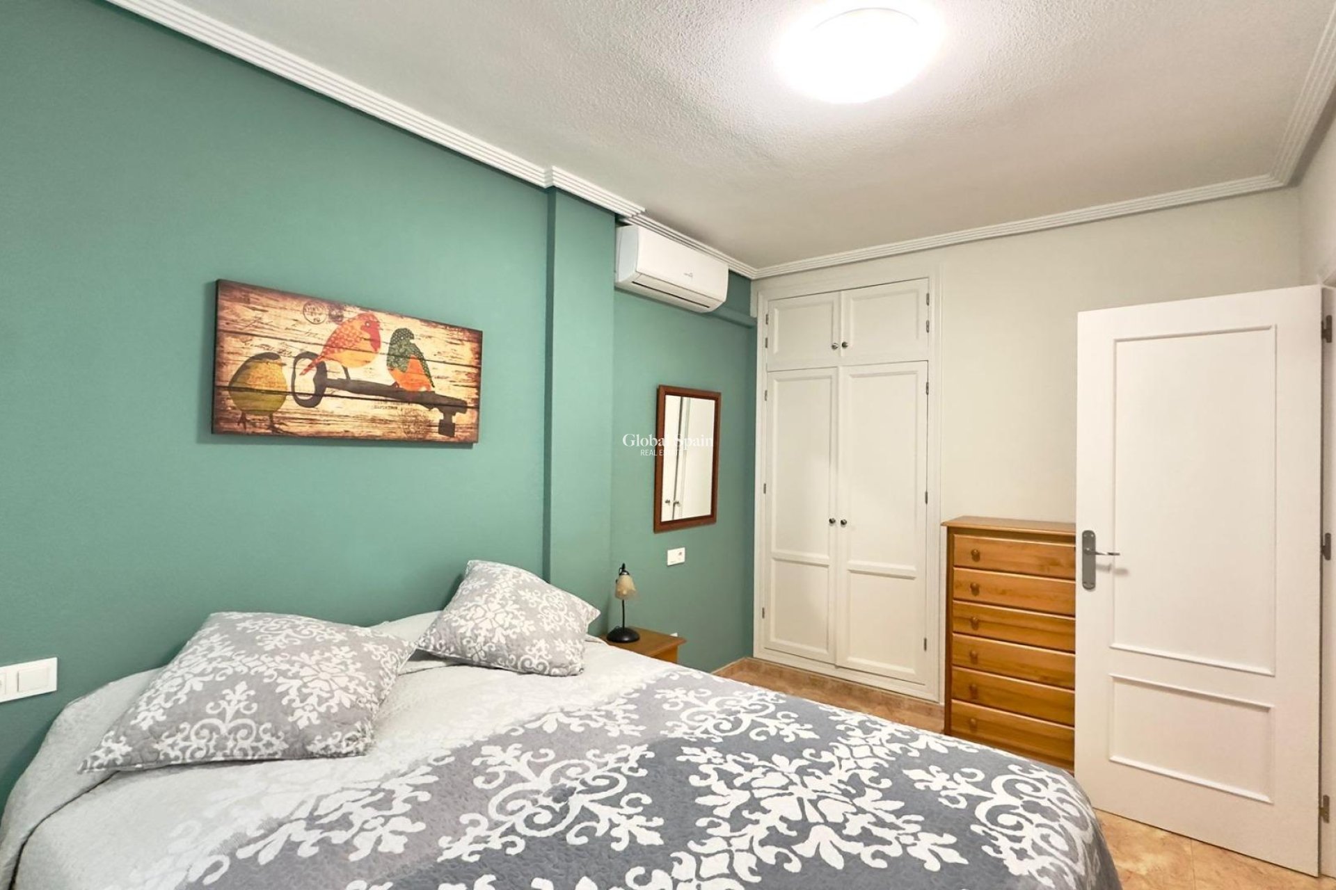 Wederverkoop - APPARTEMENT -
TORREVIEJA - Center