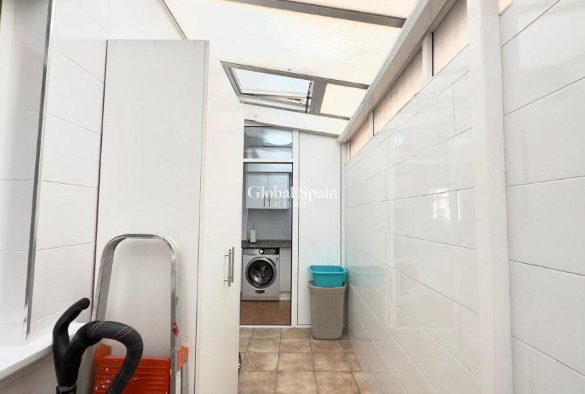 Wederverkoop - APPARTEMENT -
TORREVIEJA - Center