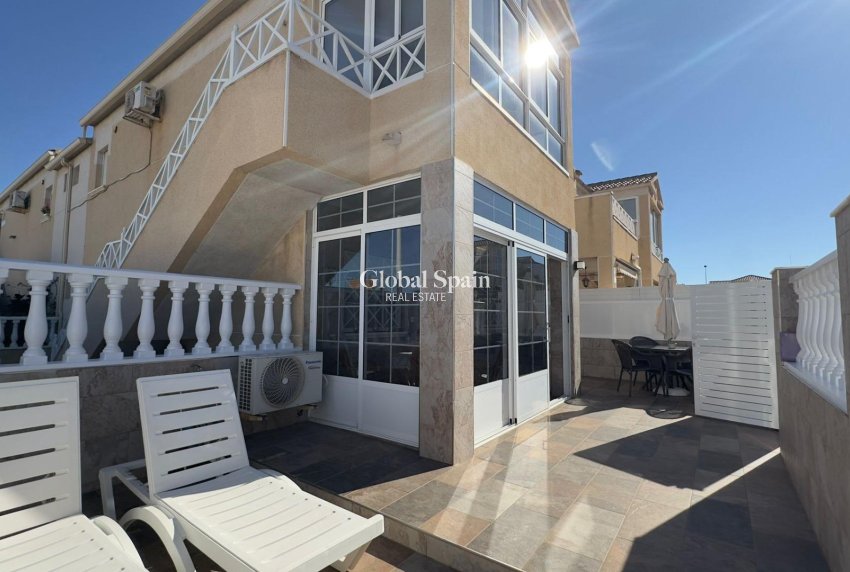 Wederverkoop - APPARTEMENT -
TORREVIEJA - Center