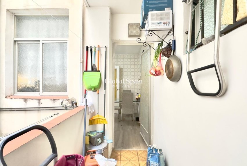 Wederverkoop - APPARTEMENT -
TORREVIEJA - Center