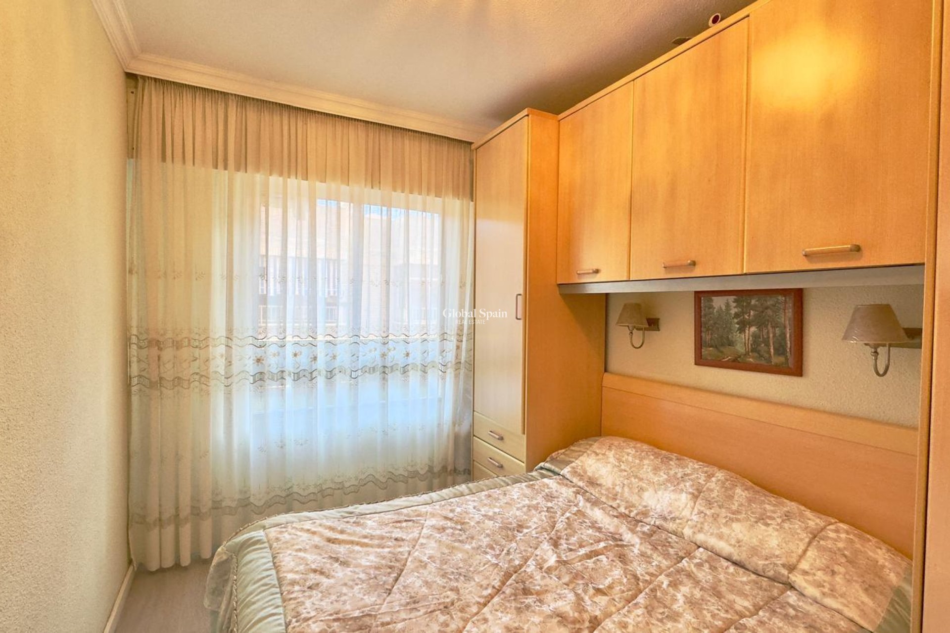 Wederverkoop - APPARTEMENT -
TORREVIEJA - Center