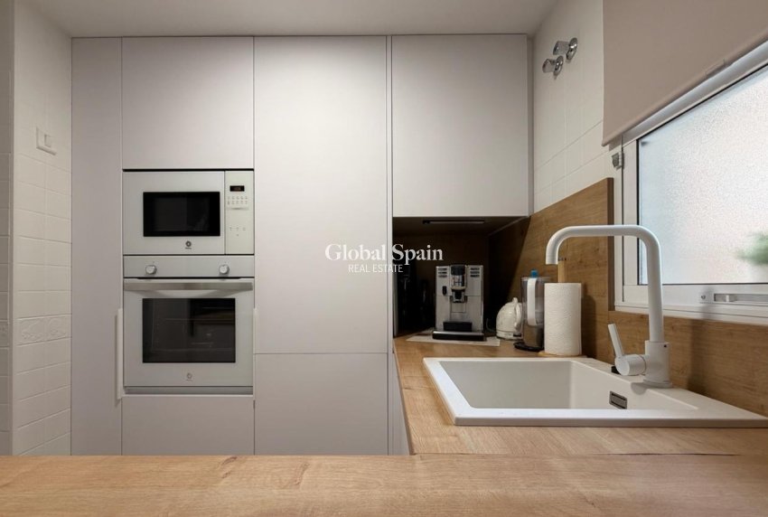 Wederverkoop - APPARTEMENT -
TORREVIEJA - Center