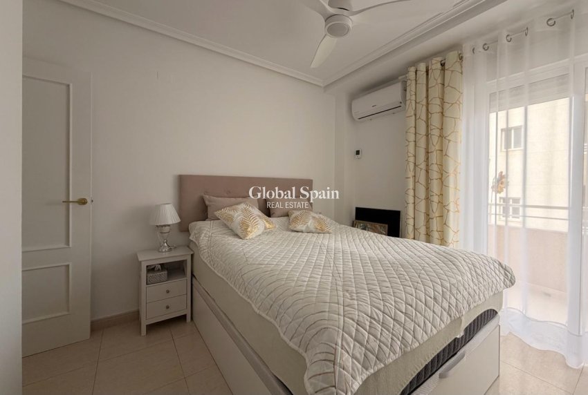 Wederverkoop - APPARTEMENT -
TORREVIEJA - Center