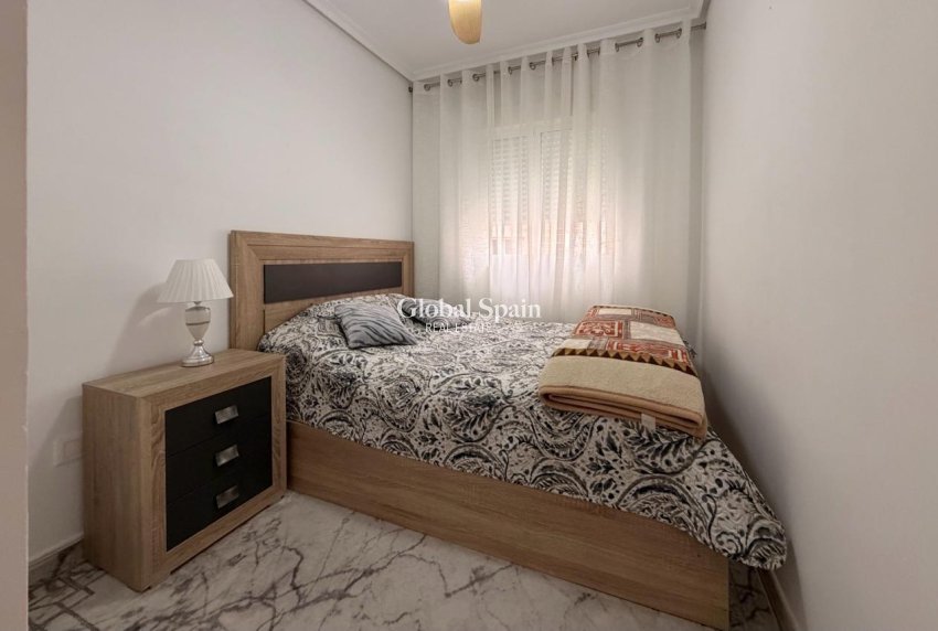 Wederverkoop - APPARTEMENT -
TORREVIEJA - Center