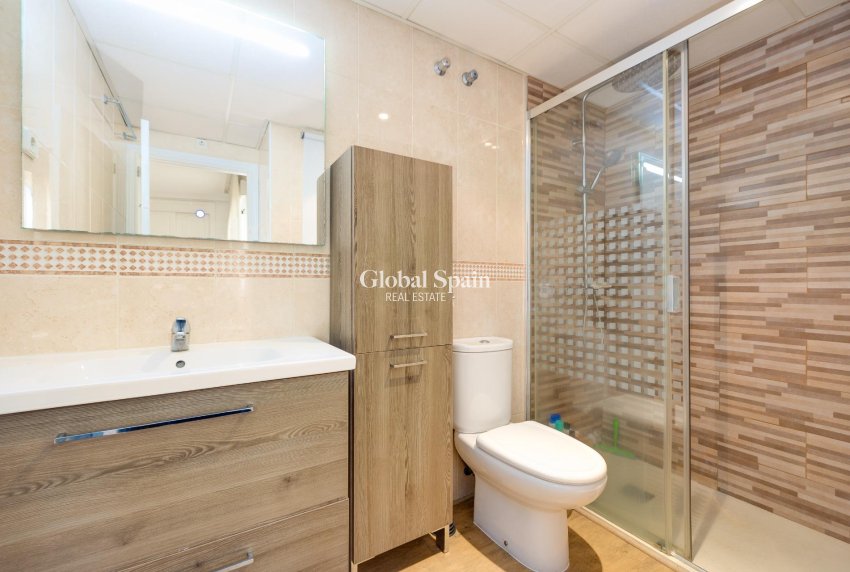 Wederverkoop - APPARTEMENT -
TORREVIEJA - Center