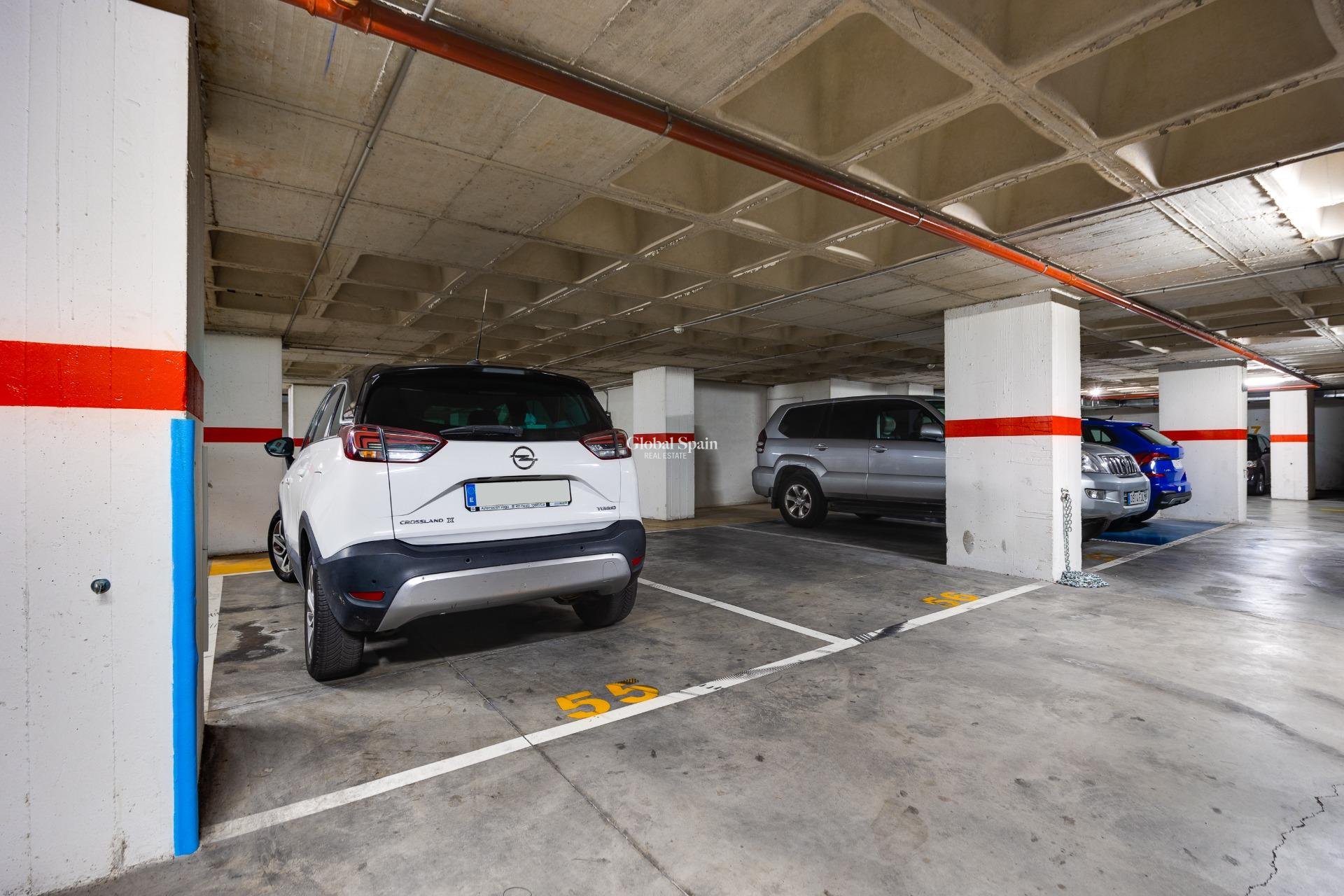 Wederverkoop - APPARTEMENT -
TORREVIEJA - Center