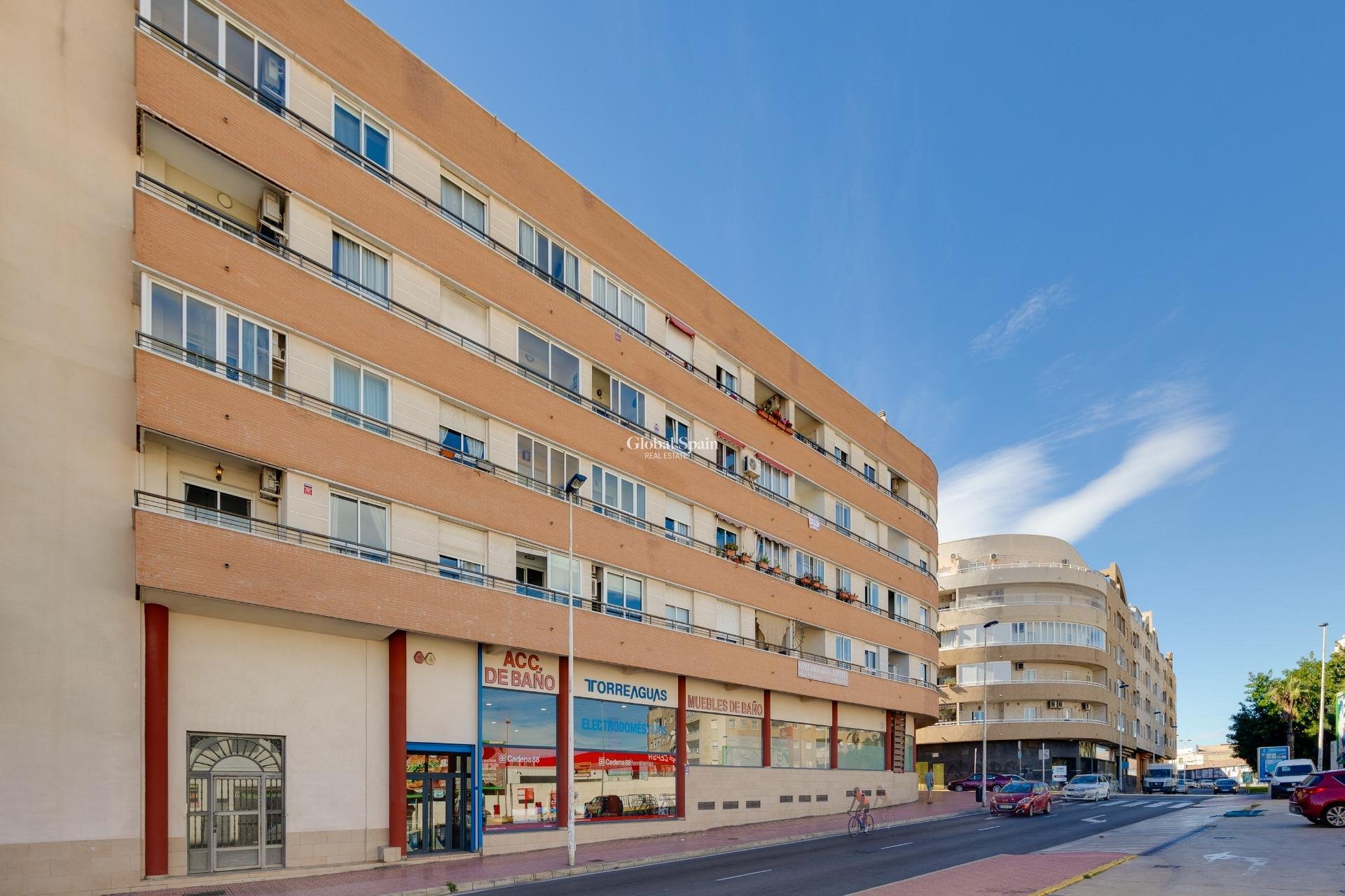 Wederverkoop - APPARTEMENT -
TORREVIEJA - Center