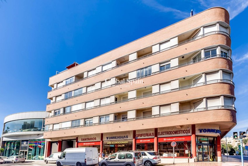 Wederverkoop - APPARTEMENT -
TORREVIEJA - Center