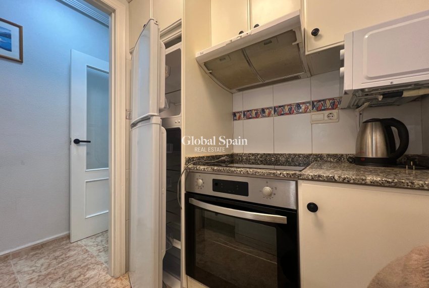 Wederverkoop - APPARTEMENT -
TORREVIEJA - Center