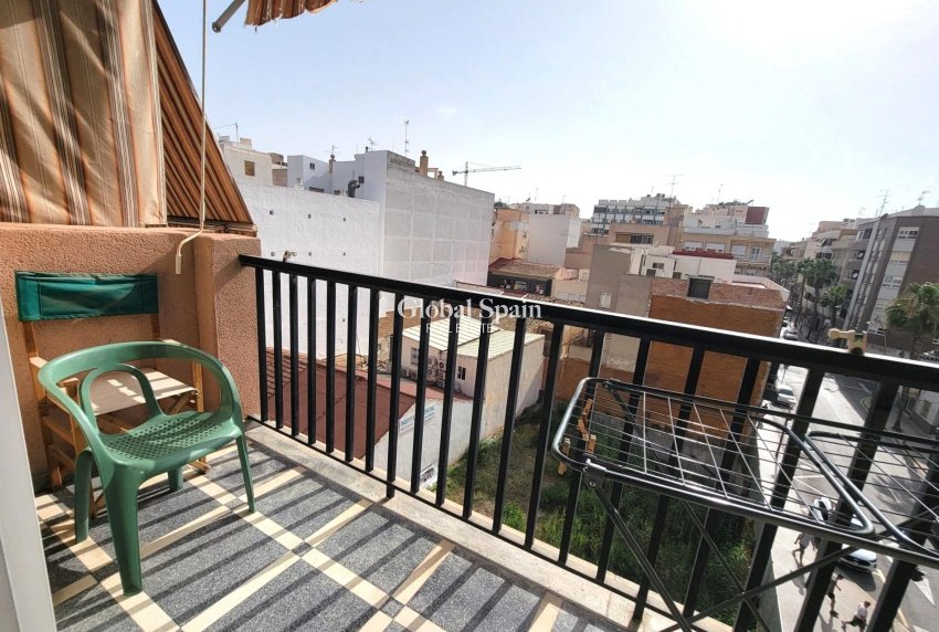 Wederverkoop - APPARTEMENT -
TORREVIEJA - Center