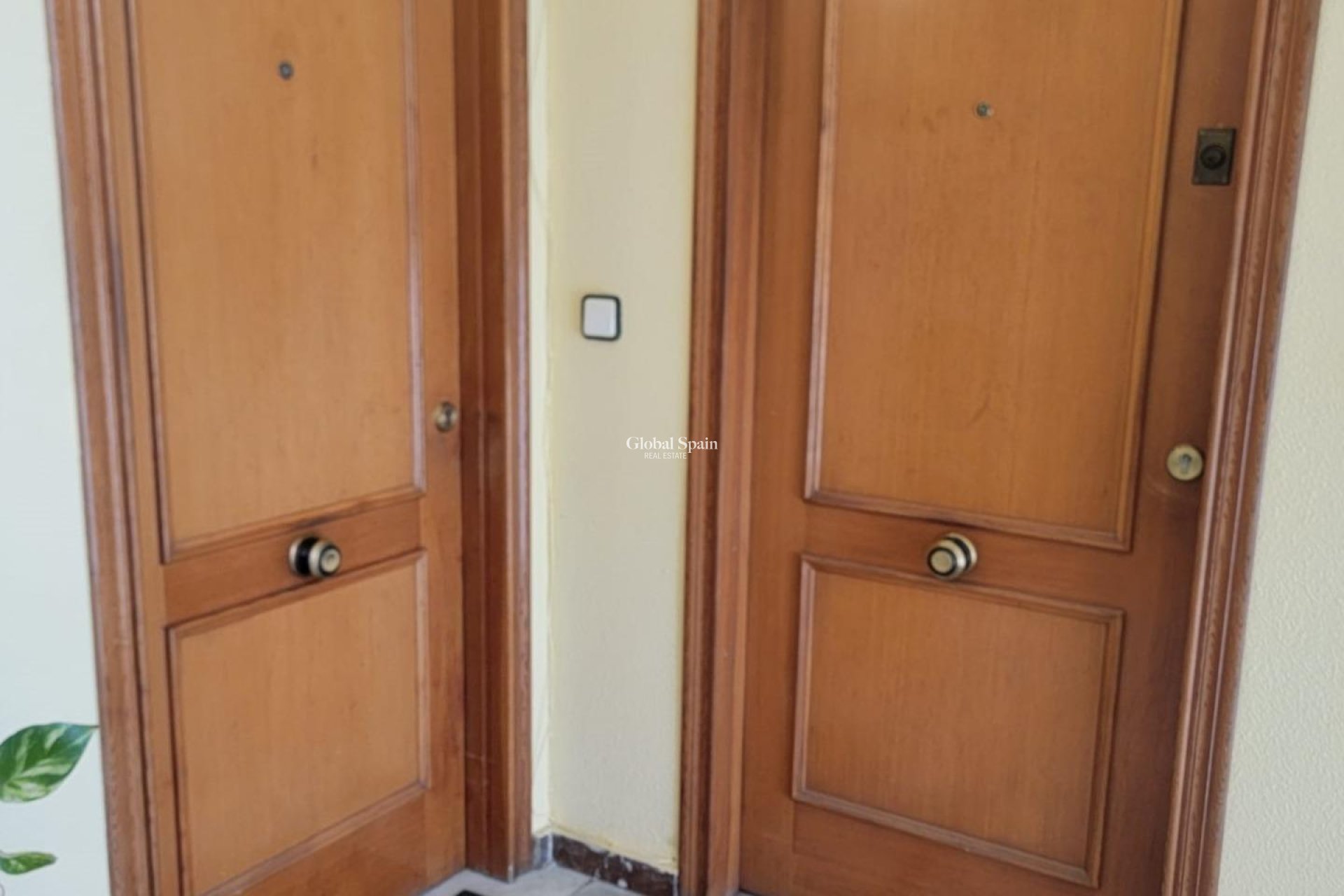 Wederverkoop - APPARTEMENT -
TORREVIEJA - Center