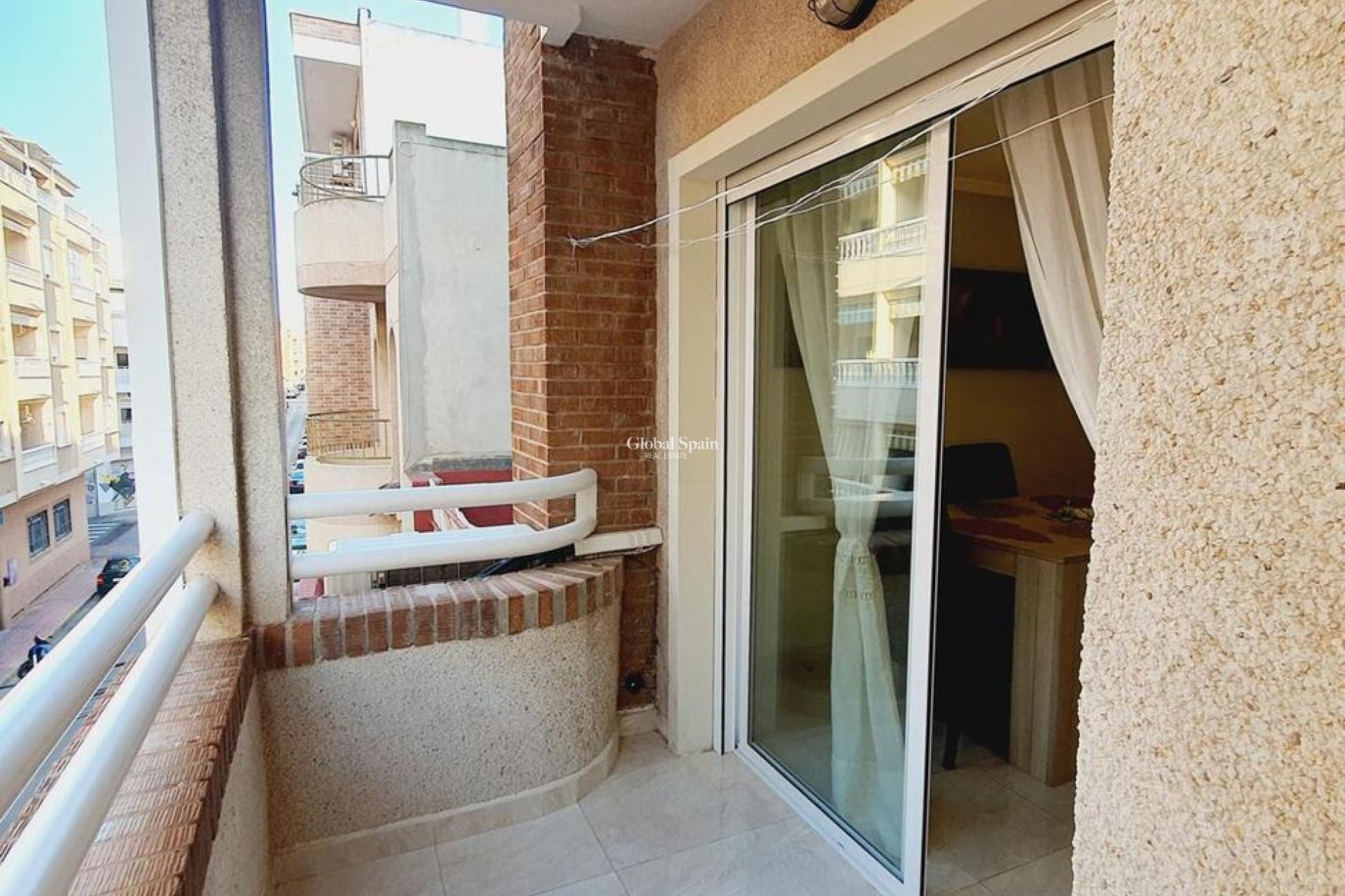 Wederverkoop - APPARTEMENT -
TORREVIEJA - Center