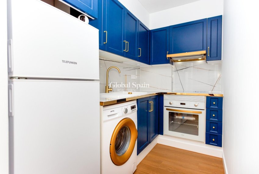 Wederverkoop - APPARTEMENT -
TORREVIEJA - Center