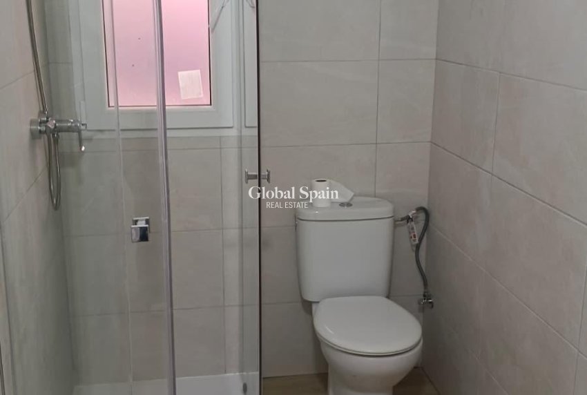 Wederverkoop - APPARTEMENT -
TORREVIEJA - Center