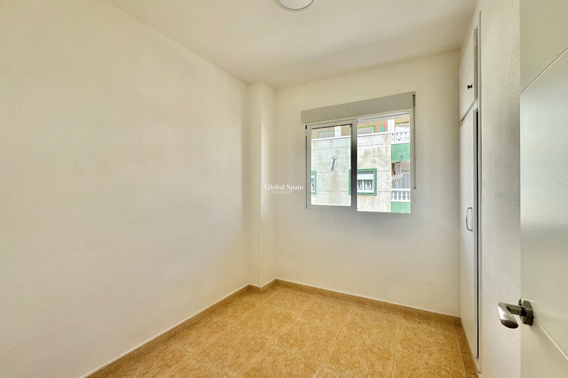 Wederverkoop - APPARTEMENT -
TORREVIEJA - Center