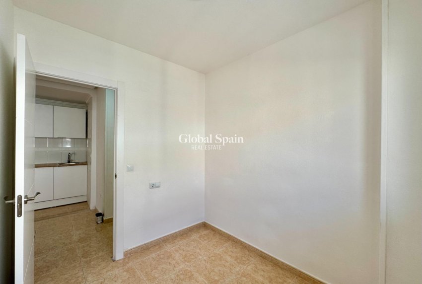 Wederverkoop - APPARTEMENT -
TORREVIEJA - Center