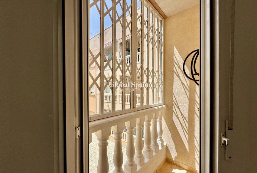 Wederverkoop - APPARTEMENT -
TORREVIEJA - Center
