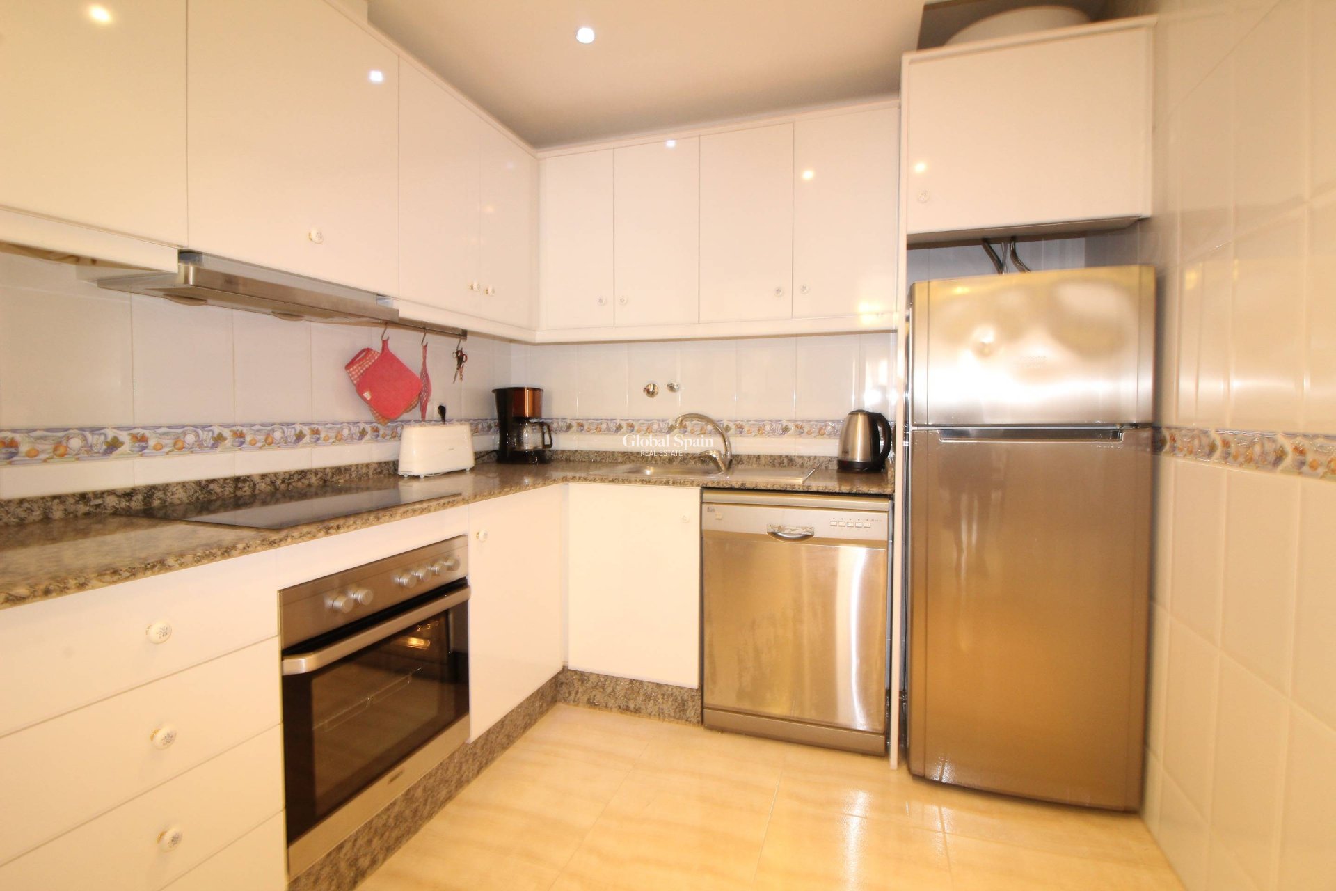 Wederverkoop - APPARTEMENT -
TORREVIEJA - Center