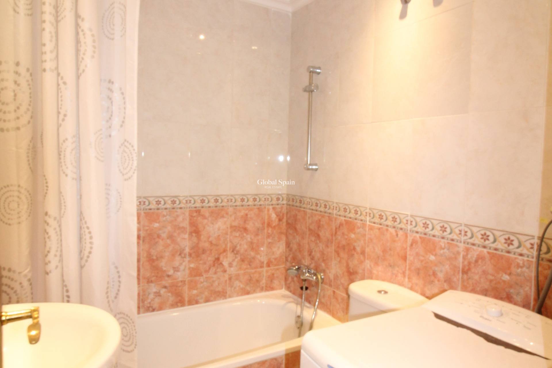 Wederverkoop - APPARTEMENT -
TORREVIEJA - Center