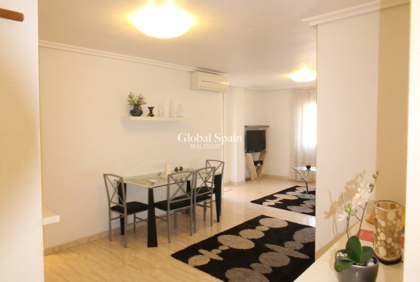 Wederverkoop - APPARTEMENT -
TORREVIEJA - Center