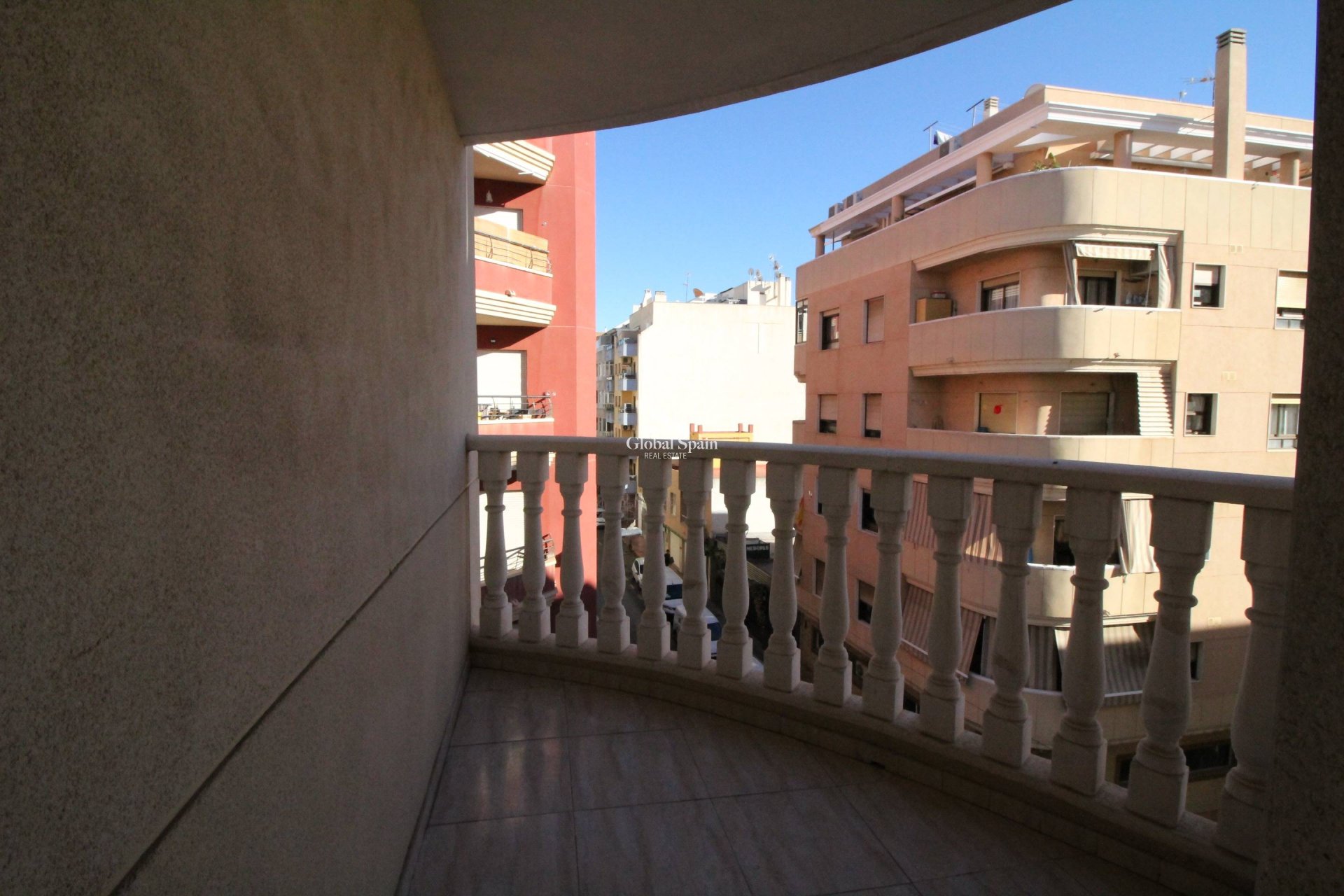 Wederverkoop - APPARTEMENT -
TORREVIEJA - Center
