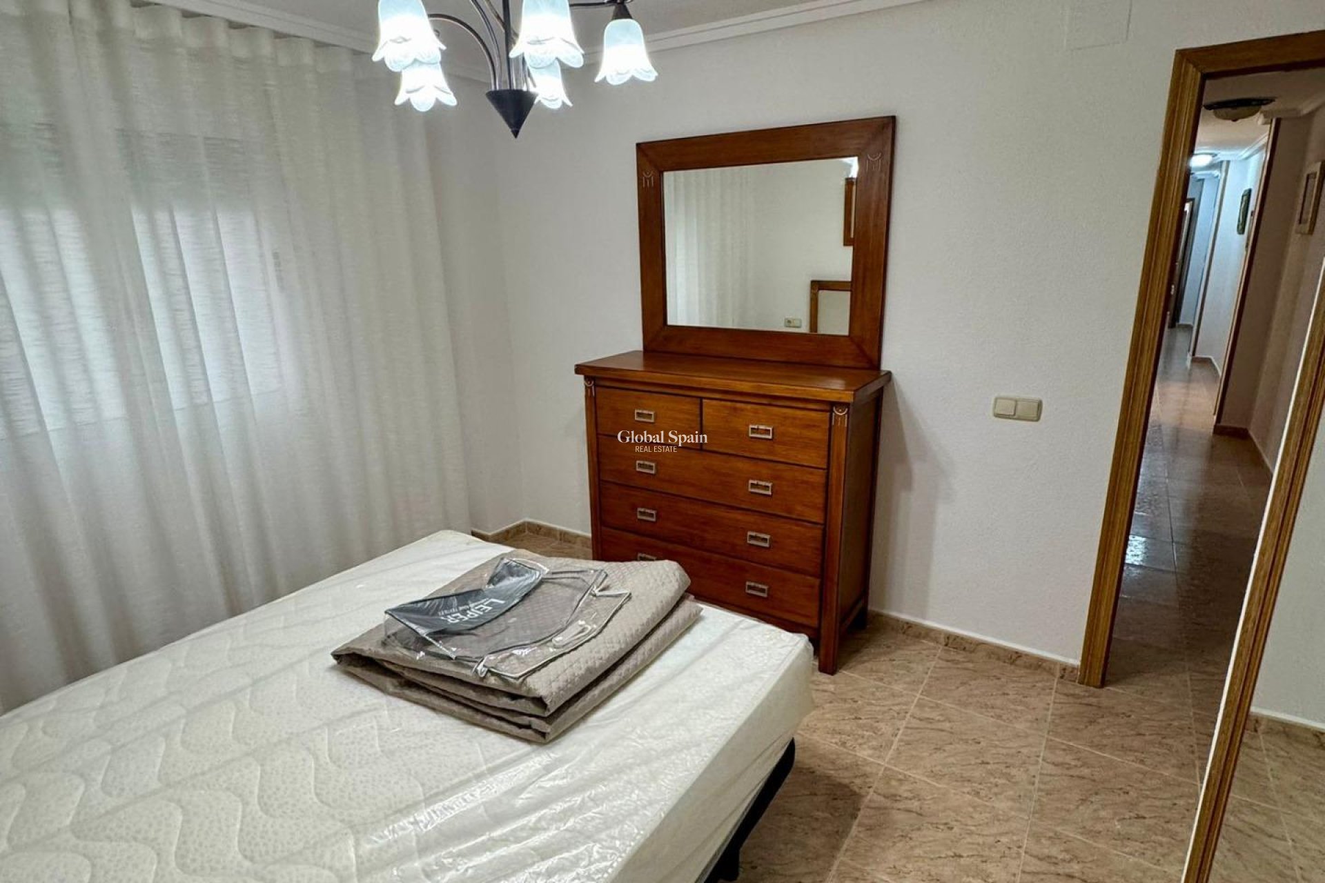 Wederverkoop - APPARTEMENT -
TORREVIEJA - Center