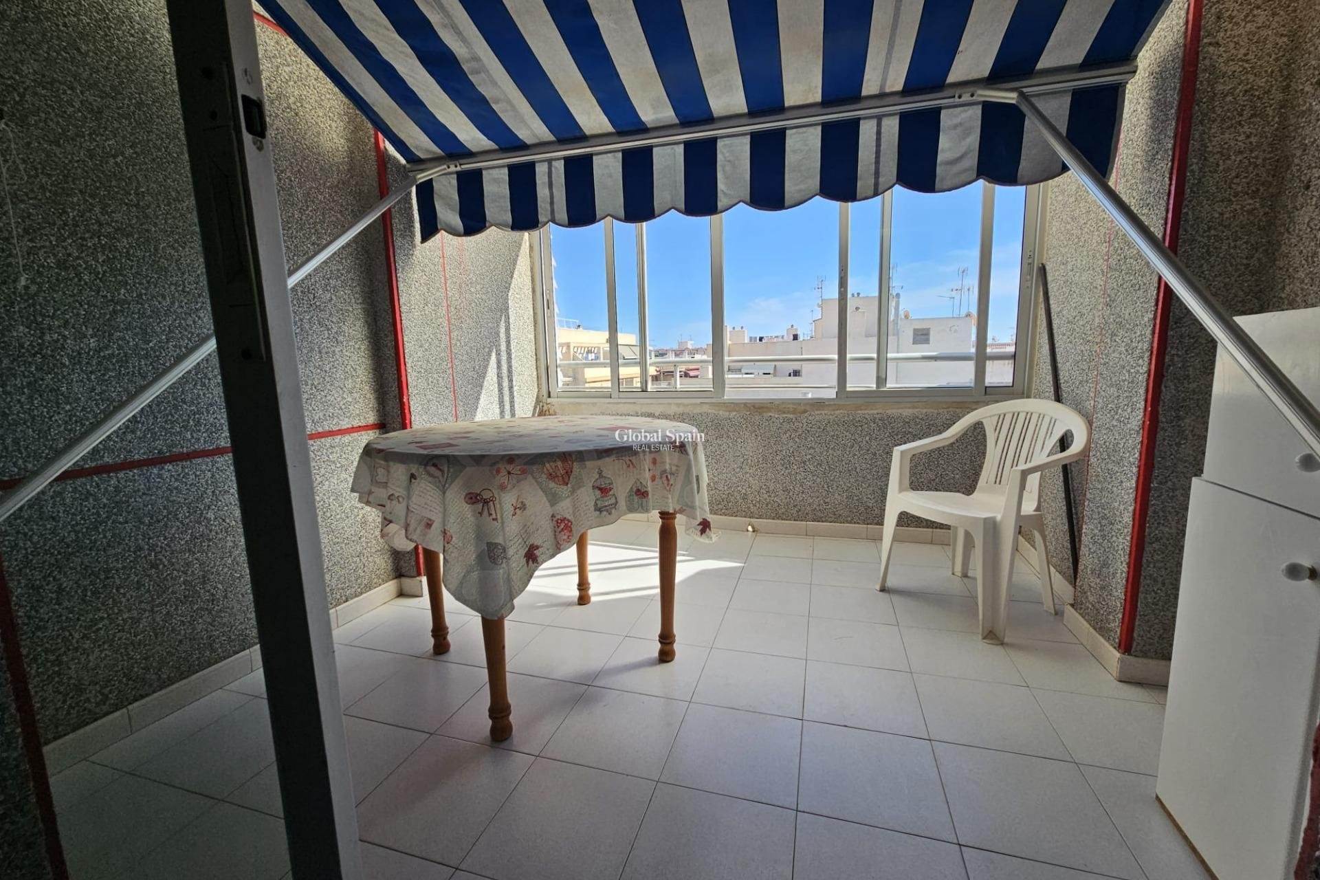 Wederverkoop - APPARTEMENT -
TORREVIEJA - Center