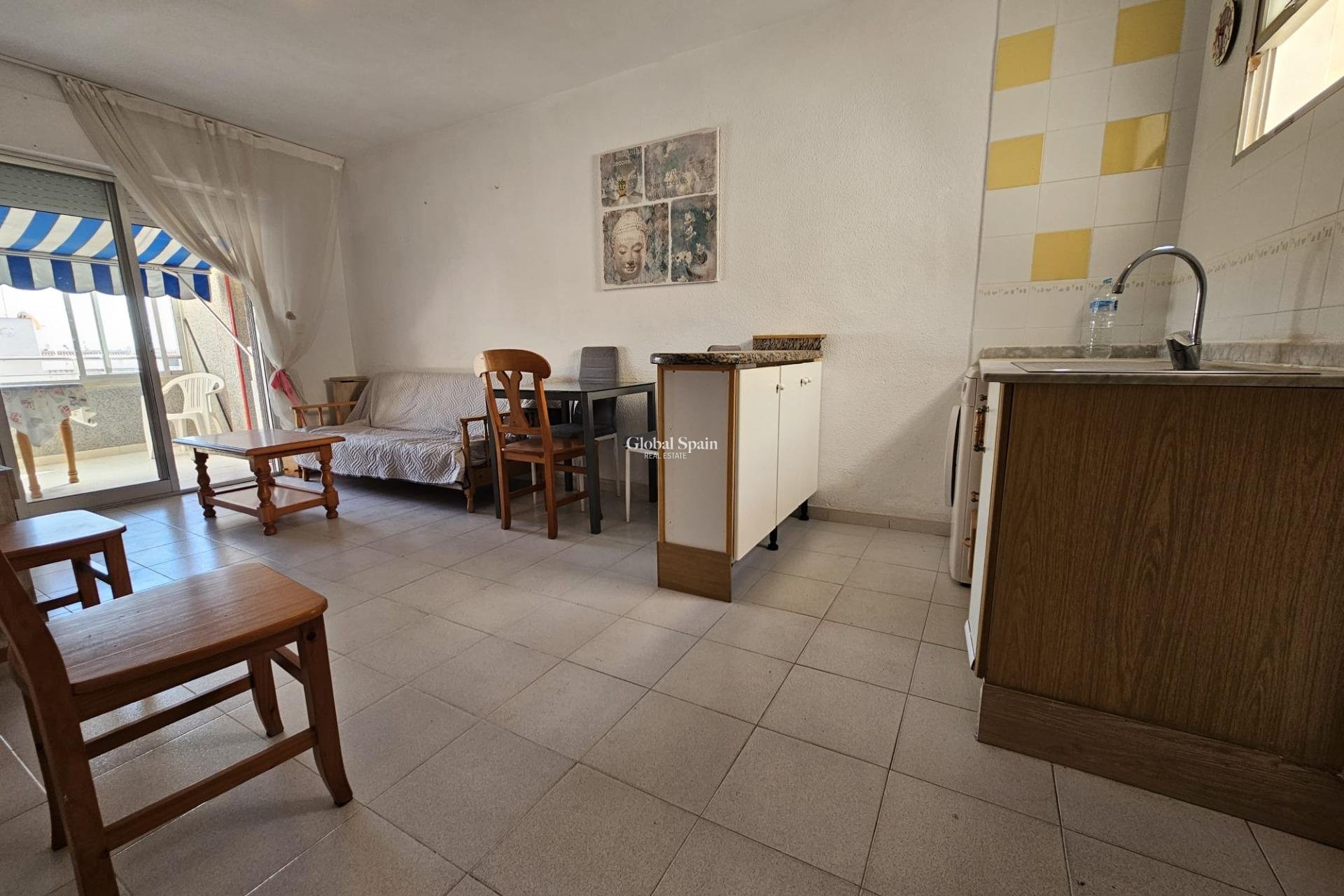 Wederverkoop - APPARTEMENT -
TORREVIEJA - Center