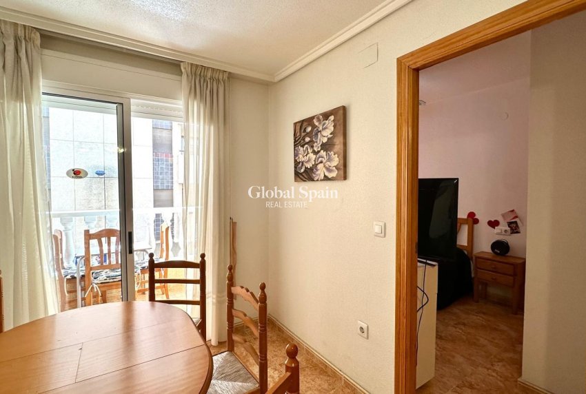 Wederverkoop - APPARTEMENT -
TORREVIEJA - Center