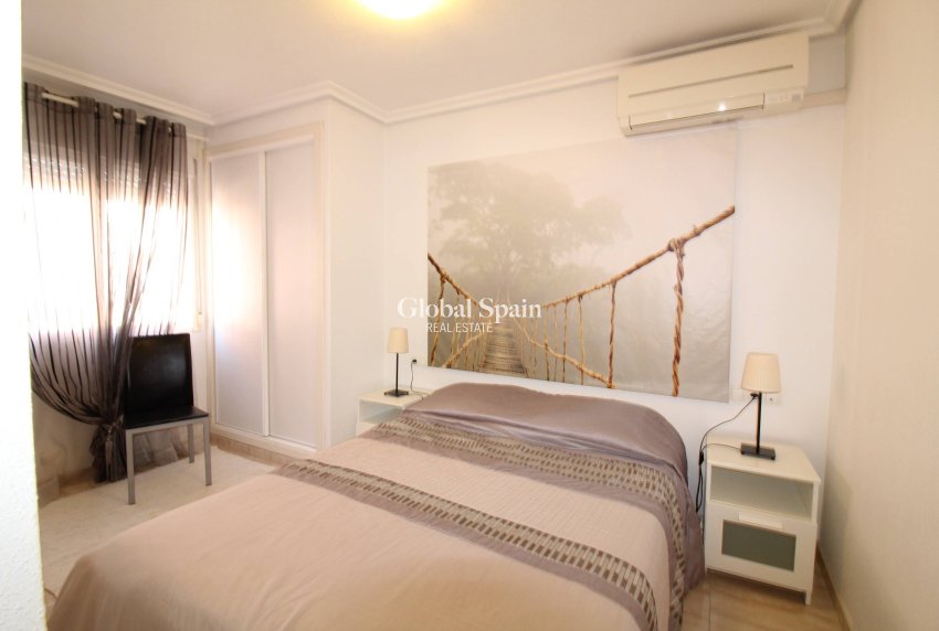 Wederverkoop - APPARTEMENT -
TORREVIEJA - Center