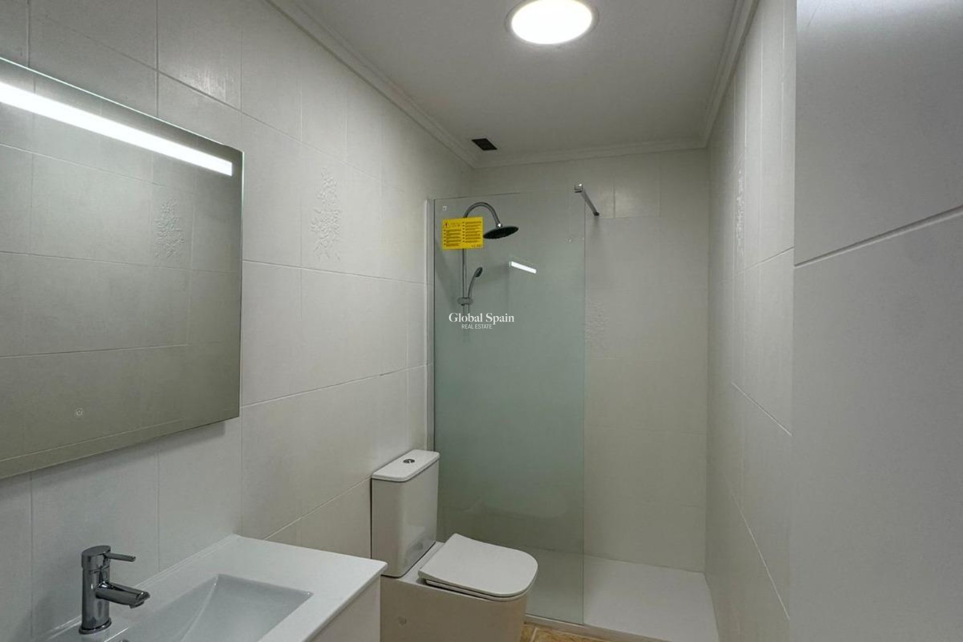 Wederverkoop - APPARTEMENT -
TORREVIEJA - Center