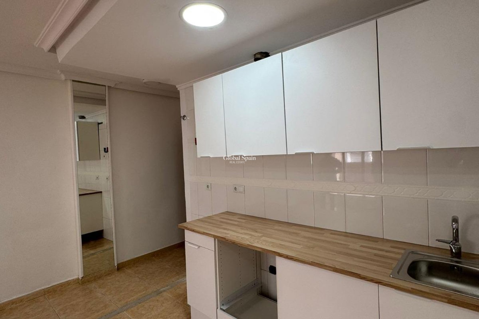 Wederverkoop - APPARTEMENT -
TORREVIEJA - Center