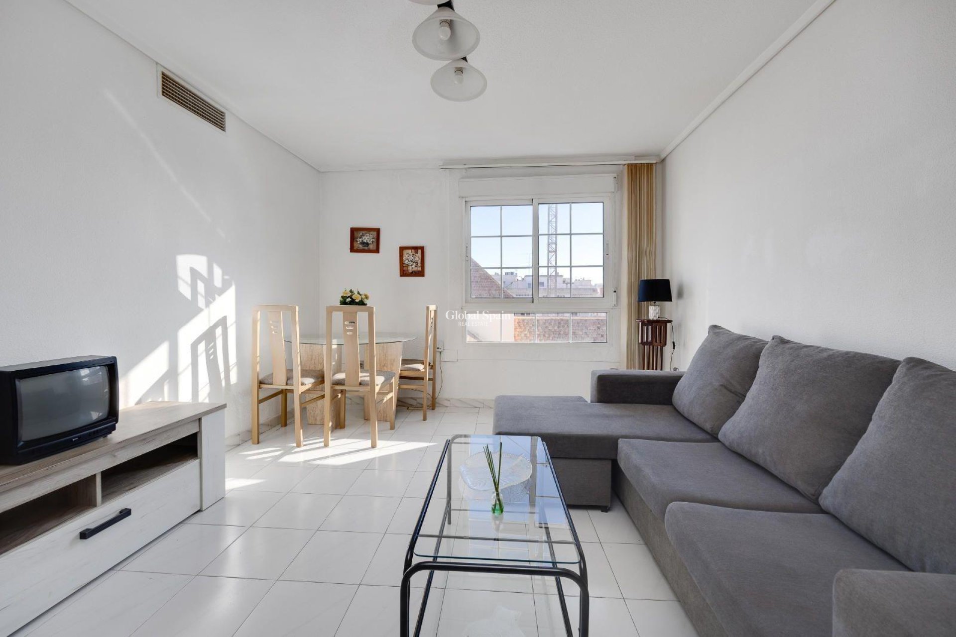 Wederverkoop - APPARTEMENT -
TORREVIEJA - Center