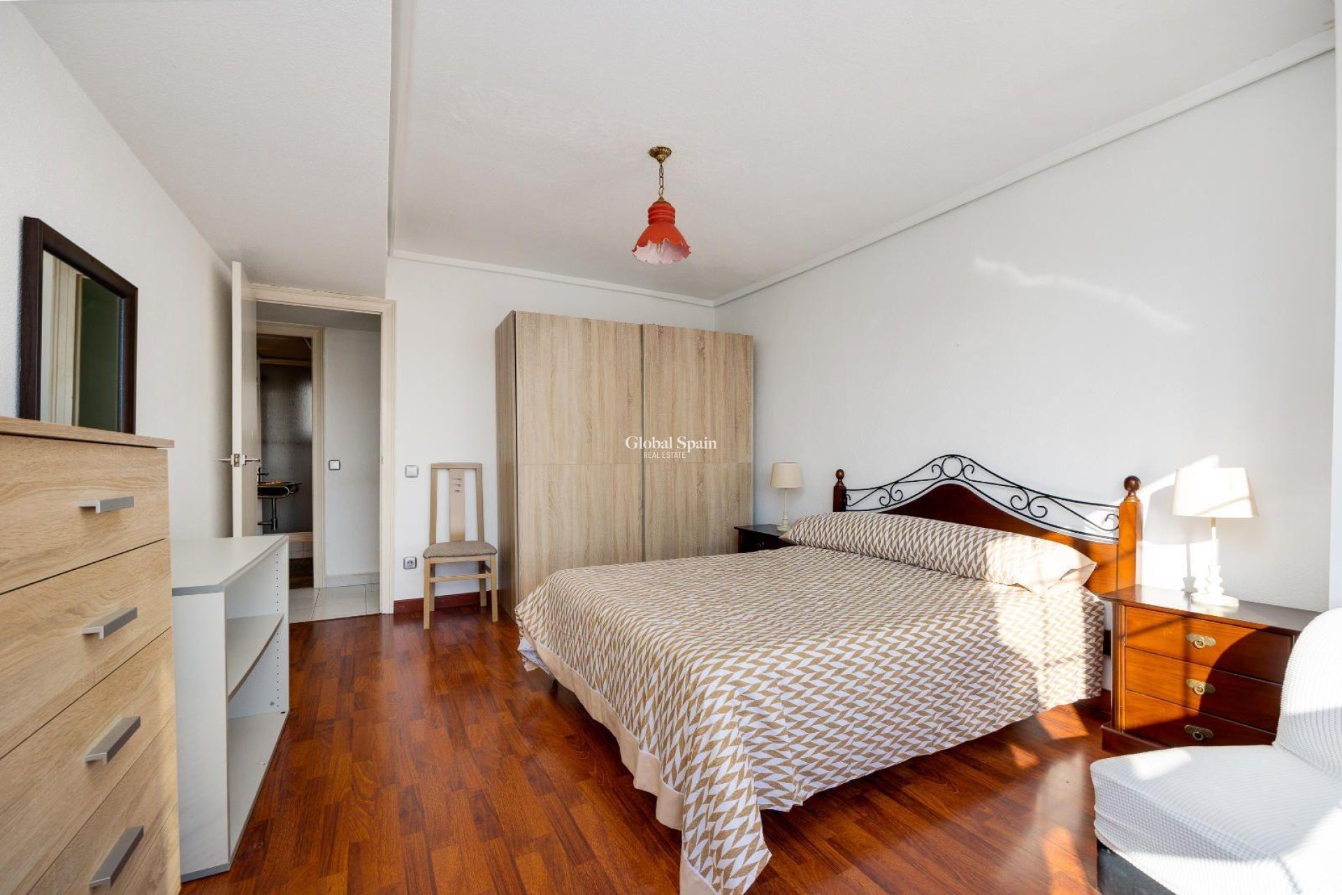 Wederverkoop - APPARTEMENT -
TORREVIEJA - Center