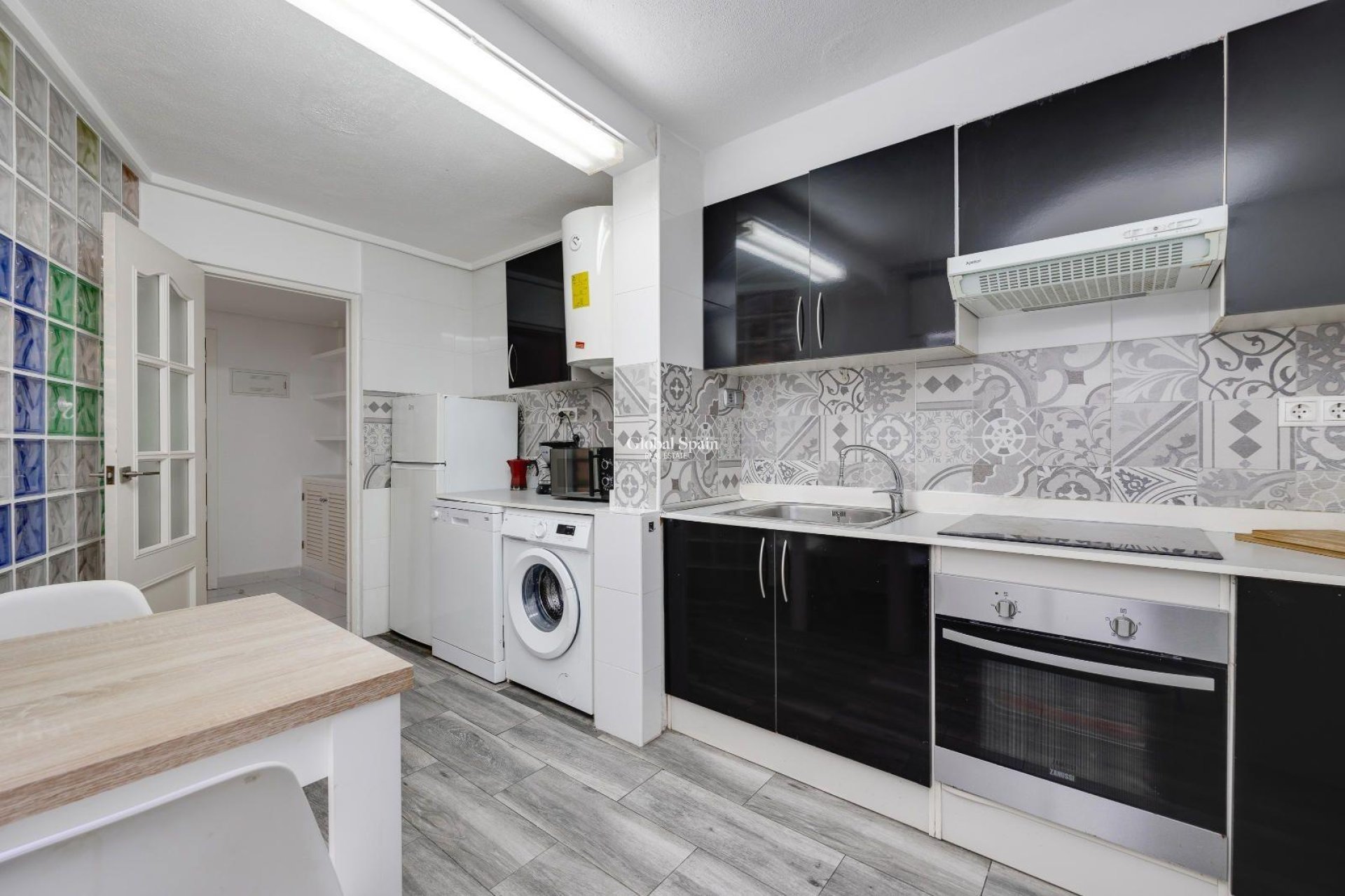 Wederverkoop - APPARTEMENT -
TORREVIEJA - Center