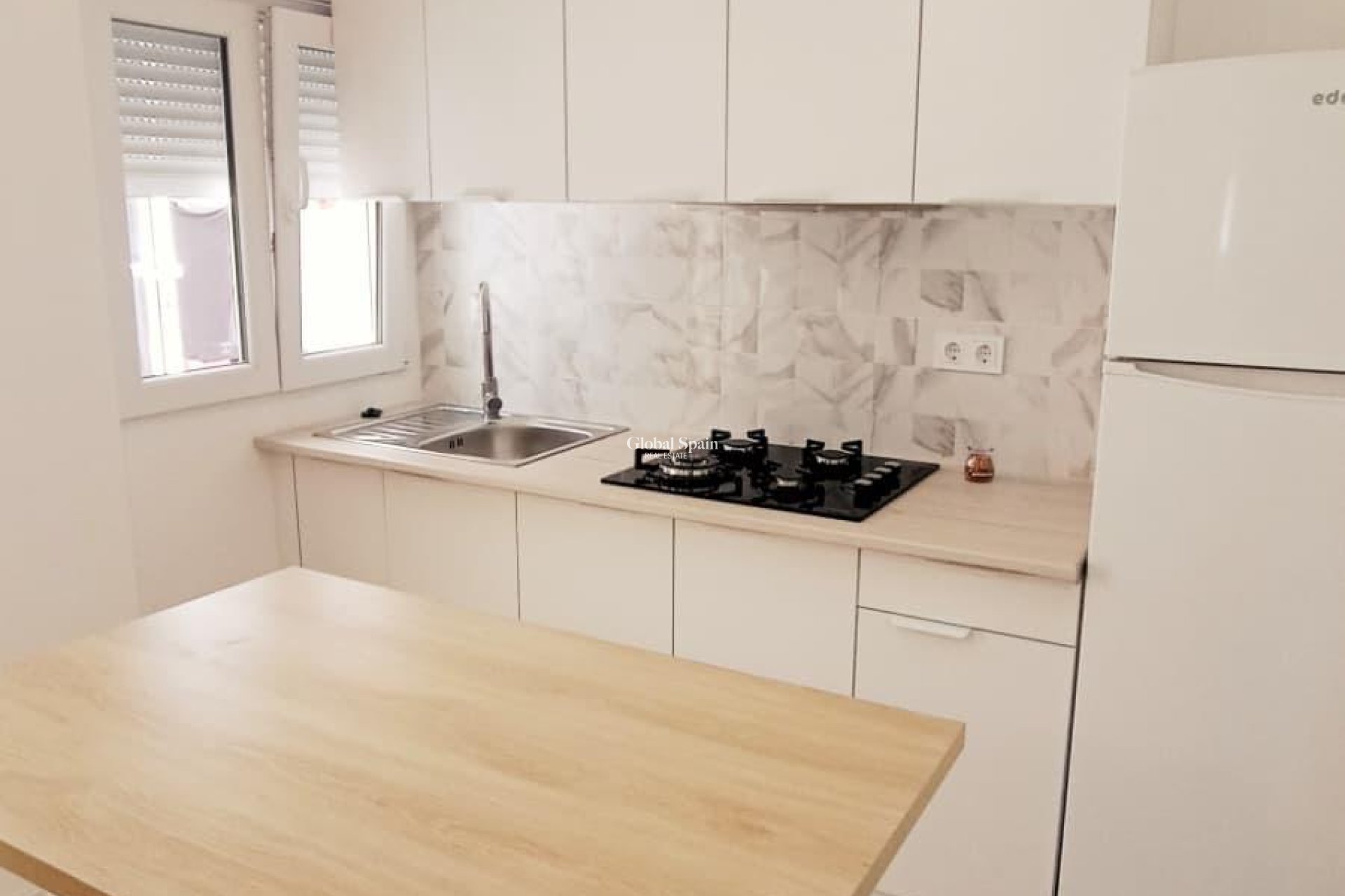 Wederverkoop - APPARTEMENT -
TORREVIEJA - Center