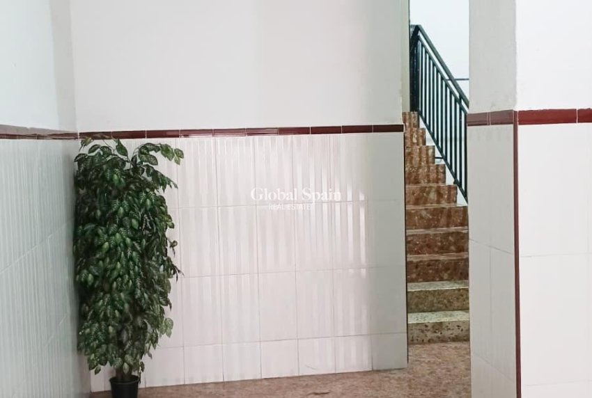 Wederverkoop - APPARTEMENT -
TORREVIEJA - Center