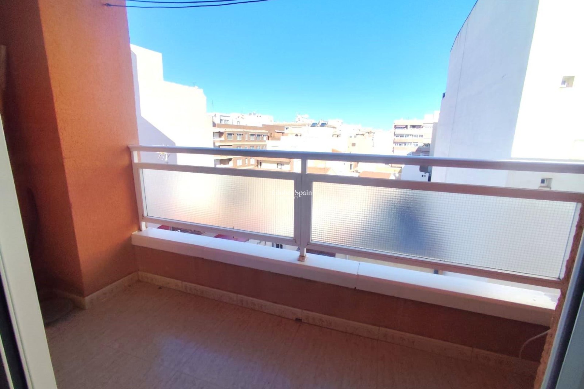 Wederverkoop - APPARTEMENT -
TORREVIEJA - Center