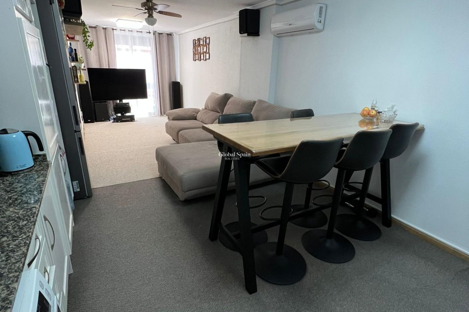 Wederverkoop - APPARTEMENT -
TORREVIEJA - Center