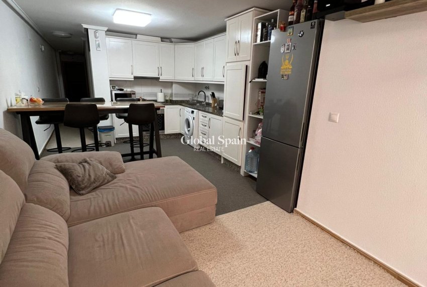 Wederverkoop - APPARTEMENT -
TORREVIEJA - Center