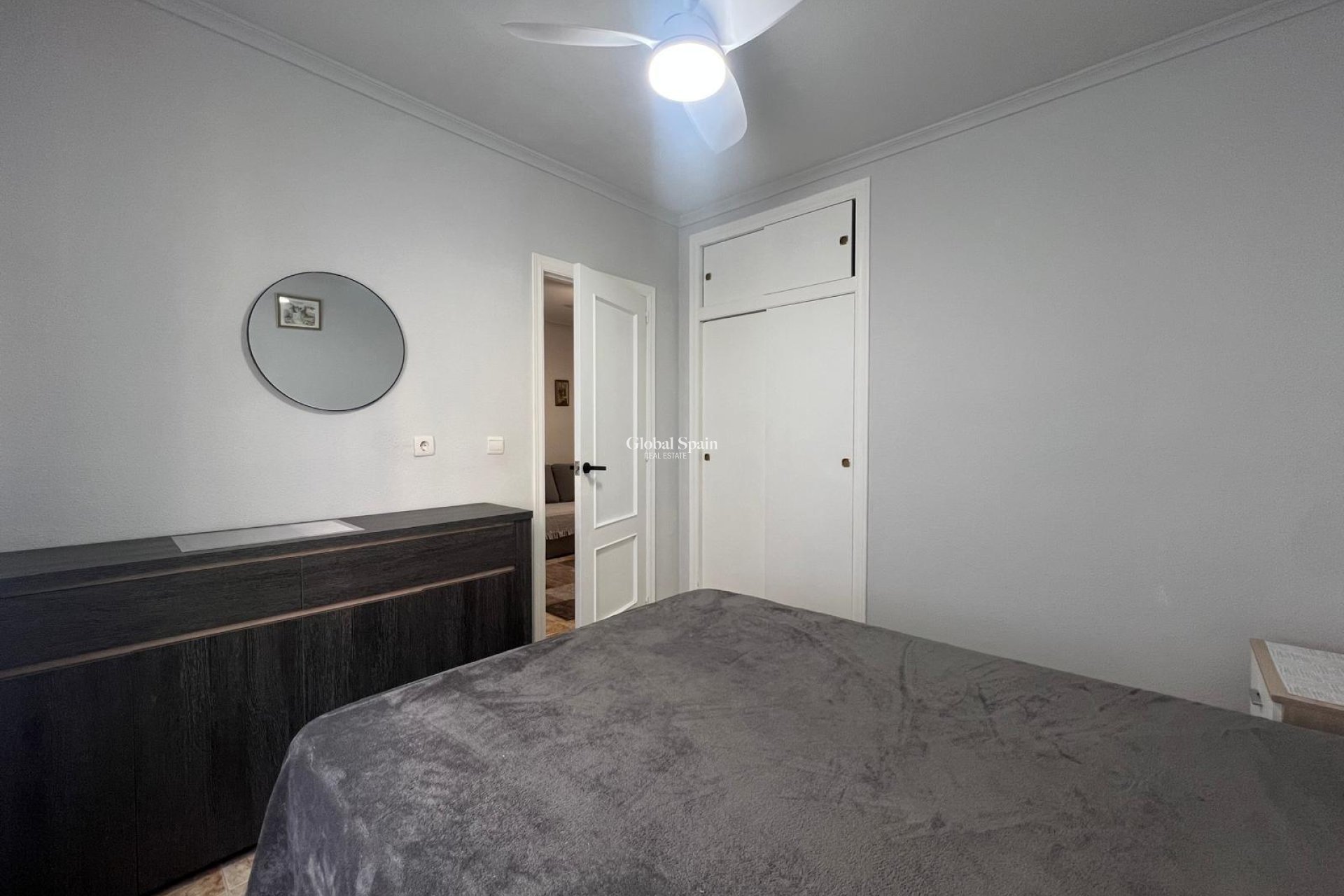Wederverkoop - APPARTEMENT -
TORREVIEJA - Center