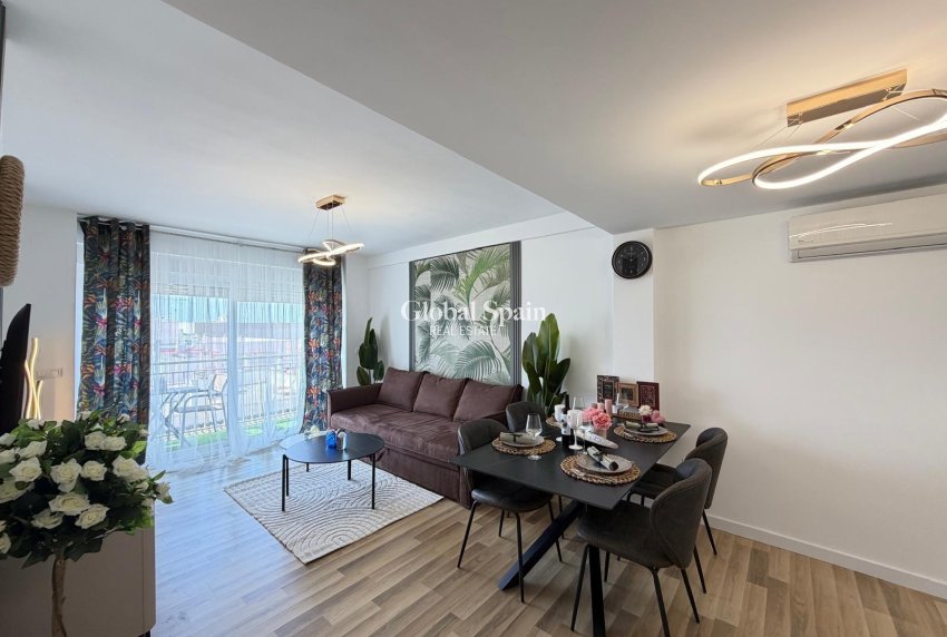 Wederverkoop - APPARTEMENT -
TORREVIEJA - Center