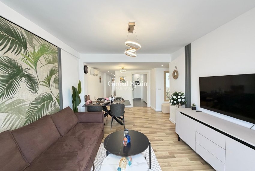 Wederverkoop - APPARTEMENT -
TORREVIEJA - Center