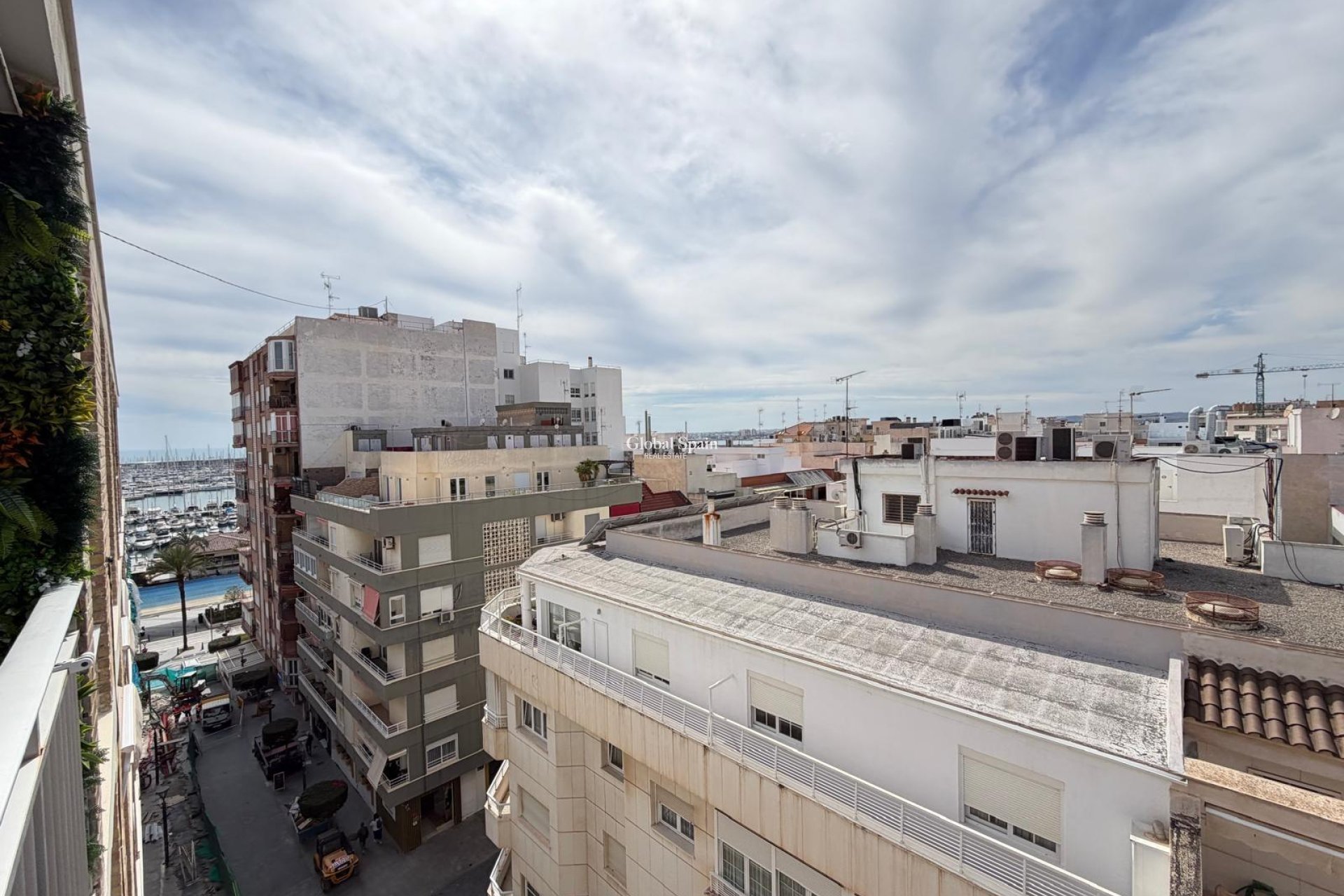 Wederverkoop - APPARTEMENT -
TORREVIEJA - Center