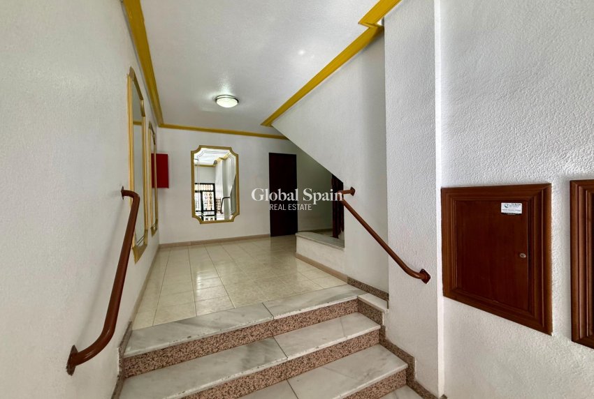 Wederverkoop - APPARTEMENT -
TORREVIEJA - Center