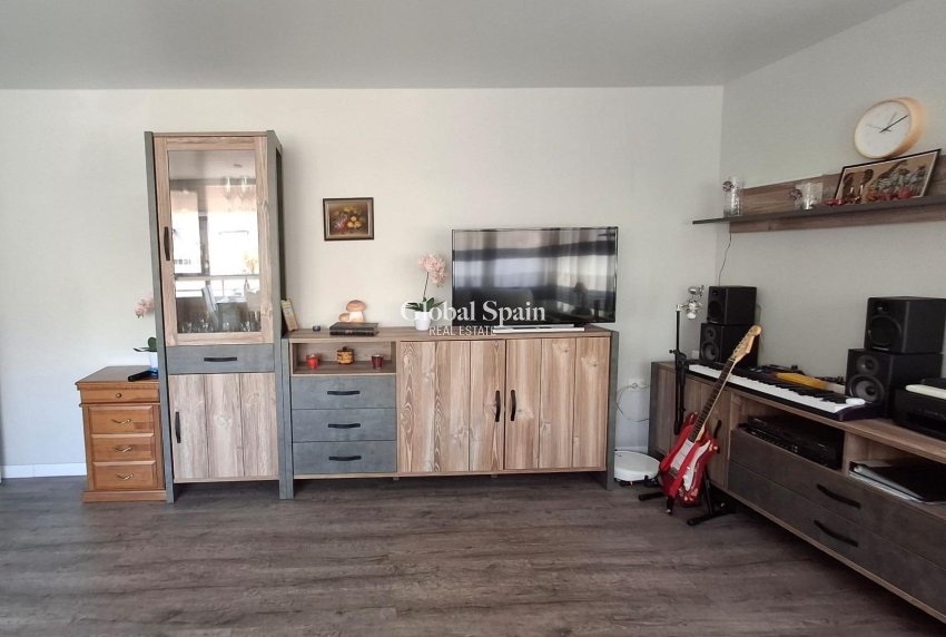 Wederverkoop - APPARTEMENT -
TORREVIEJA - Center