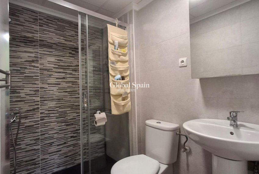 Wederverkoop - APPARTEMENT -
TORREVIEJA - Center