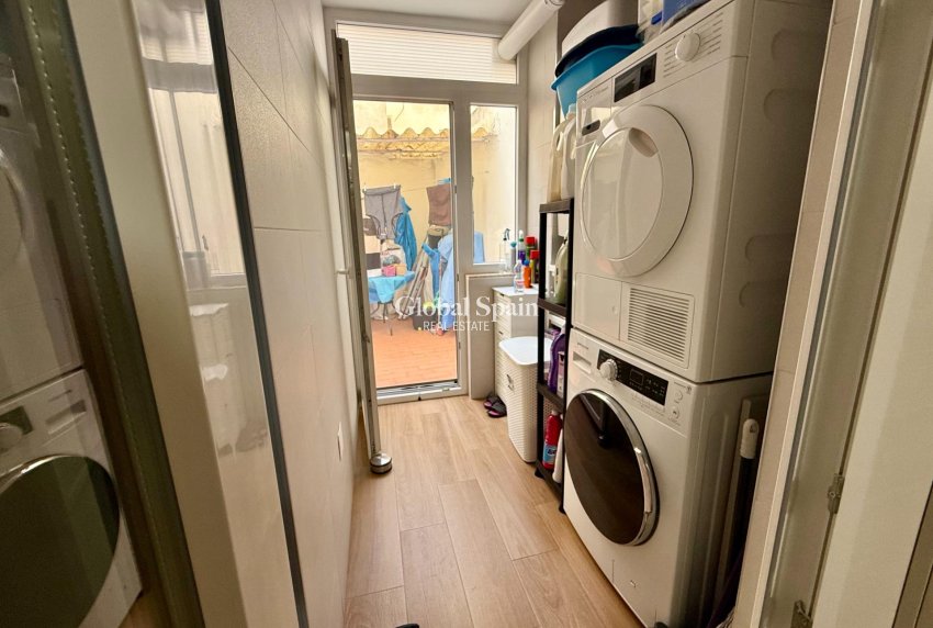 Wederverkoop - APPARTEMENT -
TORREVIEJA - Center